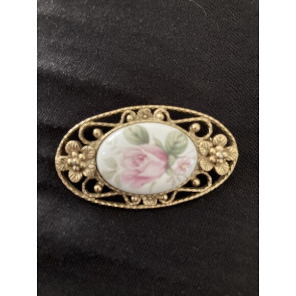 Vintage 1928 Oval Pink Porcelain Rose Brooch Gold tone Filigree Floral Pin - Picture 9 of 9